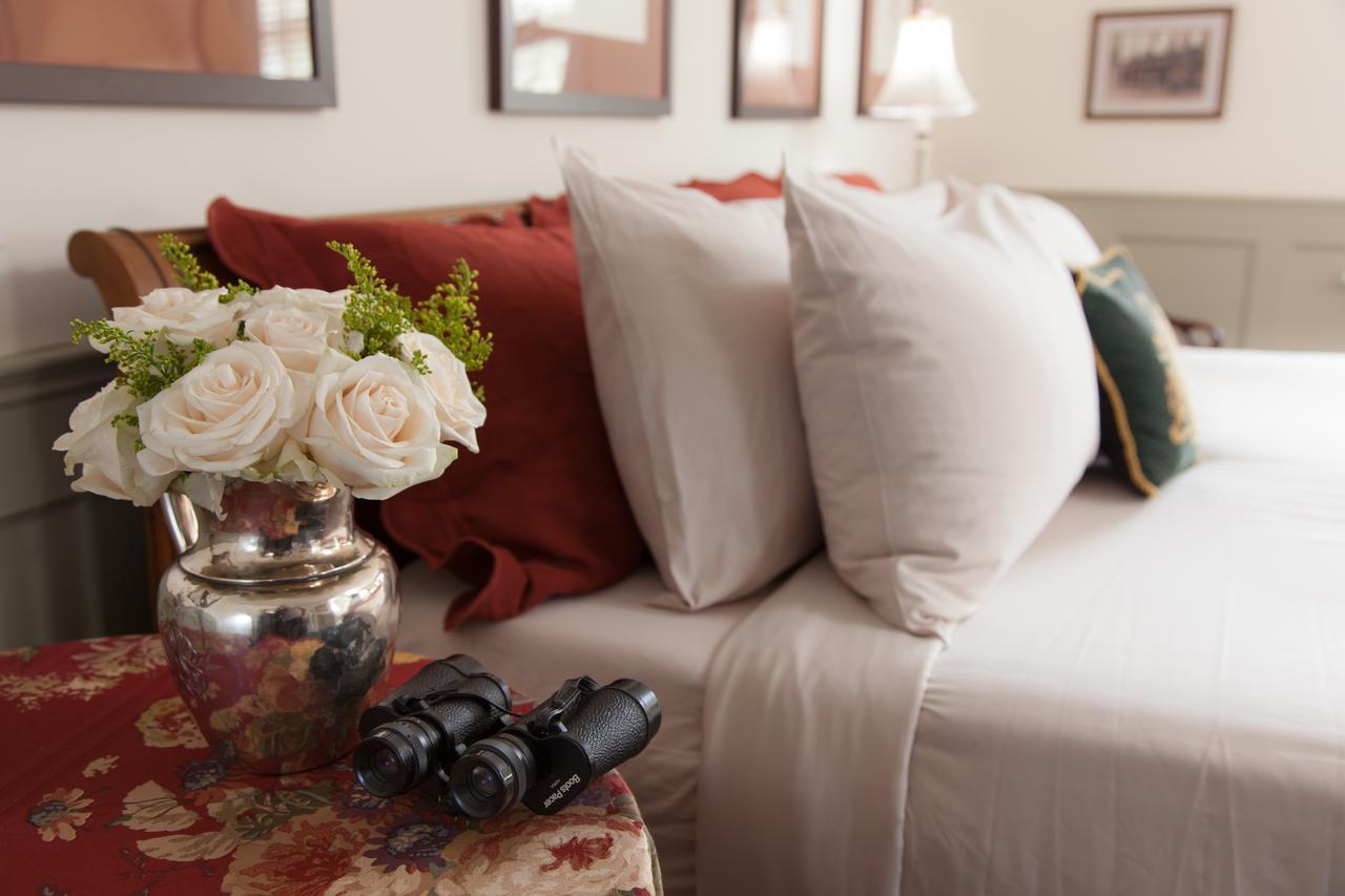 A Butlers Manor Bed & Breakfast เซาแทมป์ตัน ภายนอก รูปภาพ