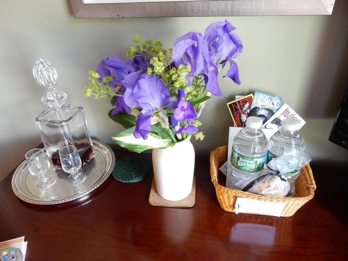 A Butlers Manor Bed & Breakfast เซาแทมป์ตัน ภายนอก รูปภาพ