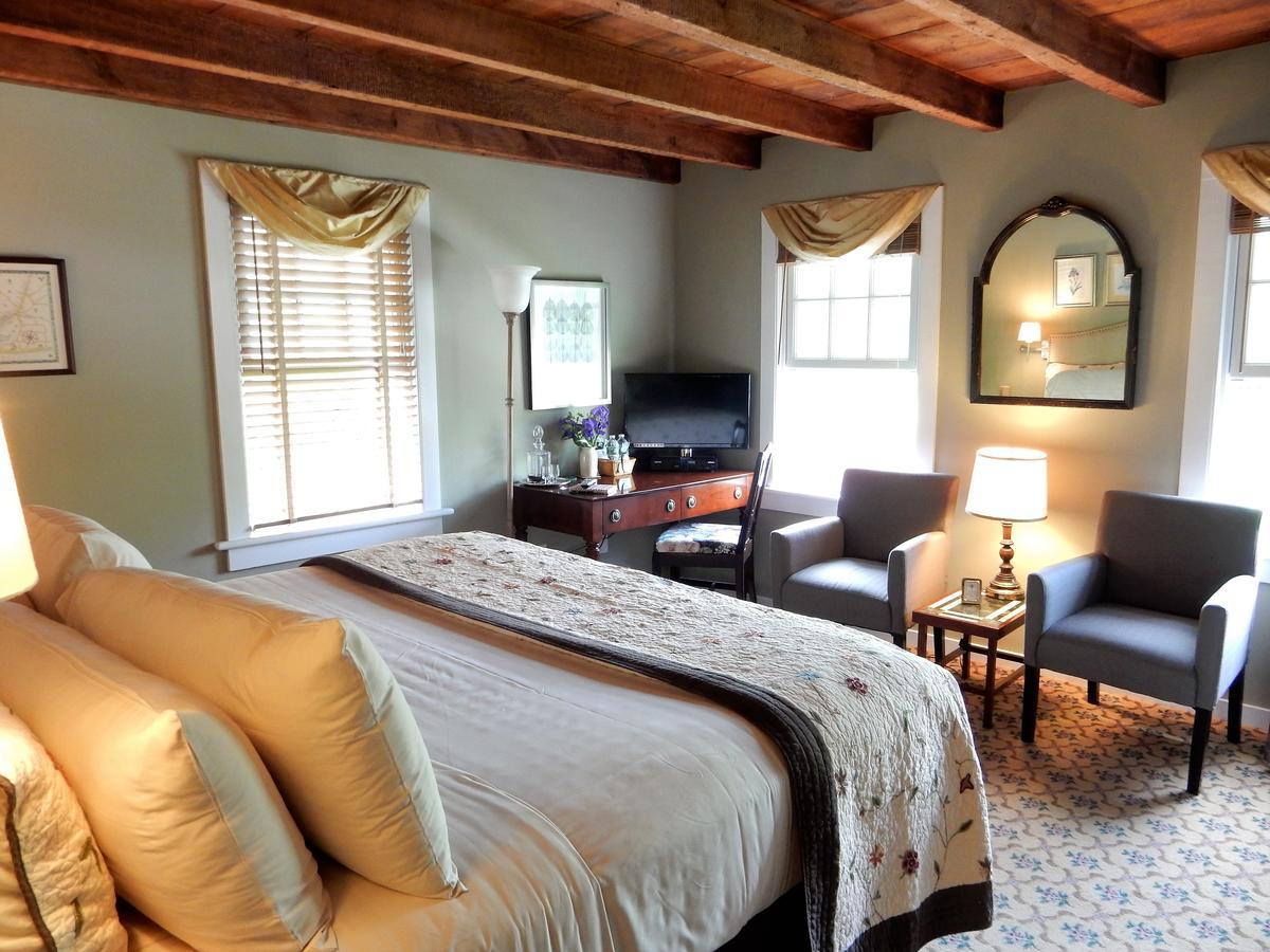 A Butlers Manor Bed & Breakfast เซาแทมป์ตัน ภายนอก รูปภาพ