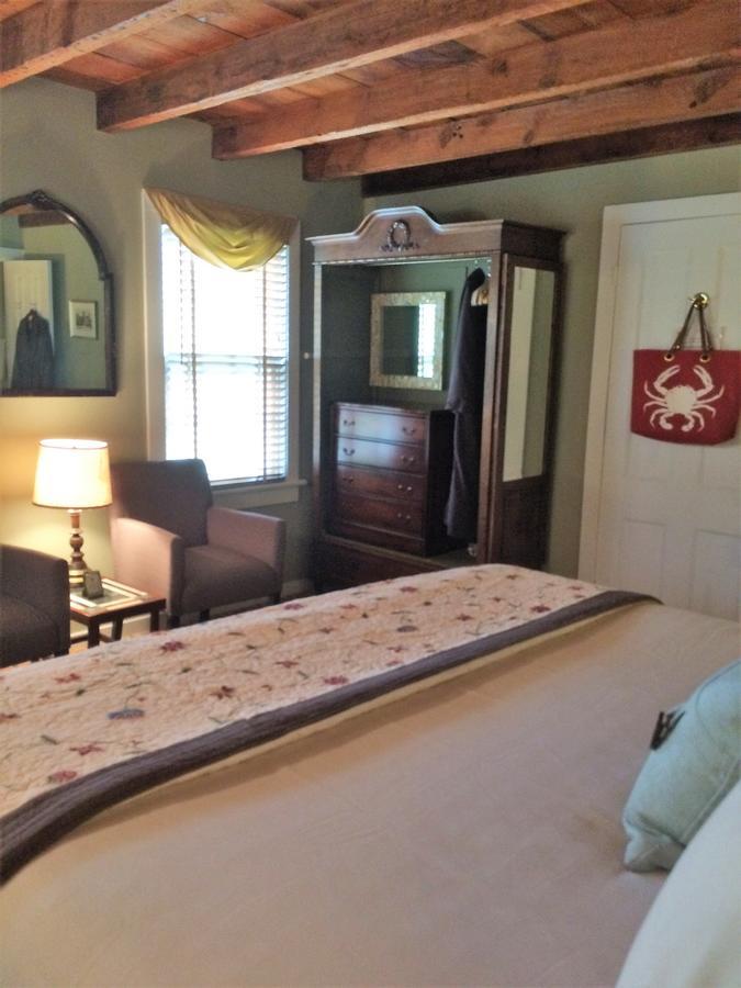 A Butlers Manor Bed & Breakfast เซาแทมป์ตัน ภายนอก รูปภาพ
